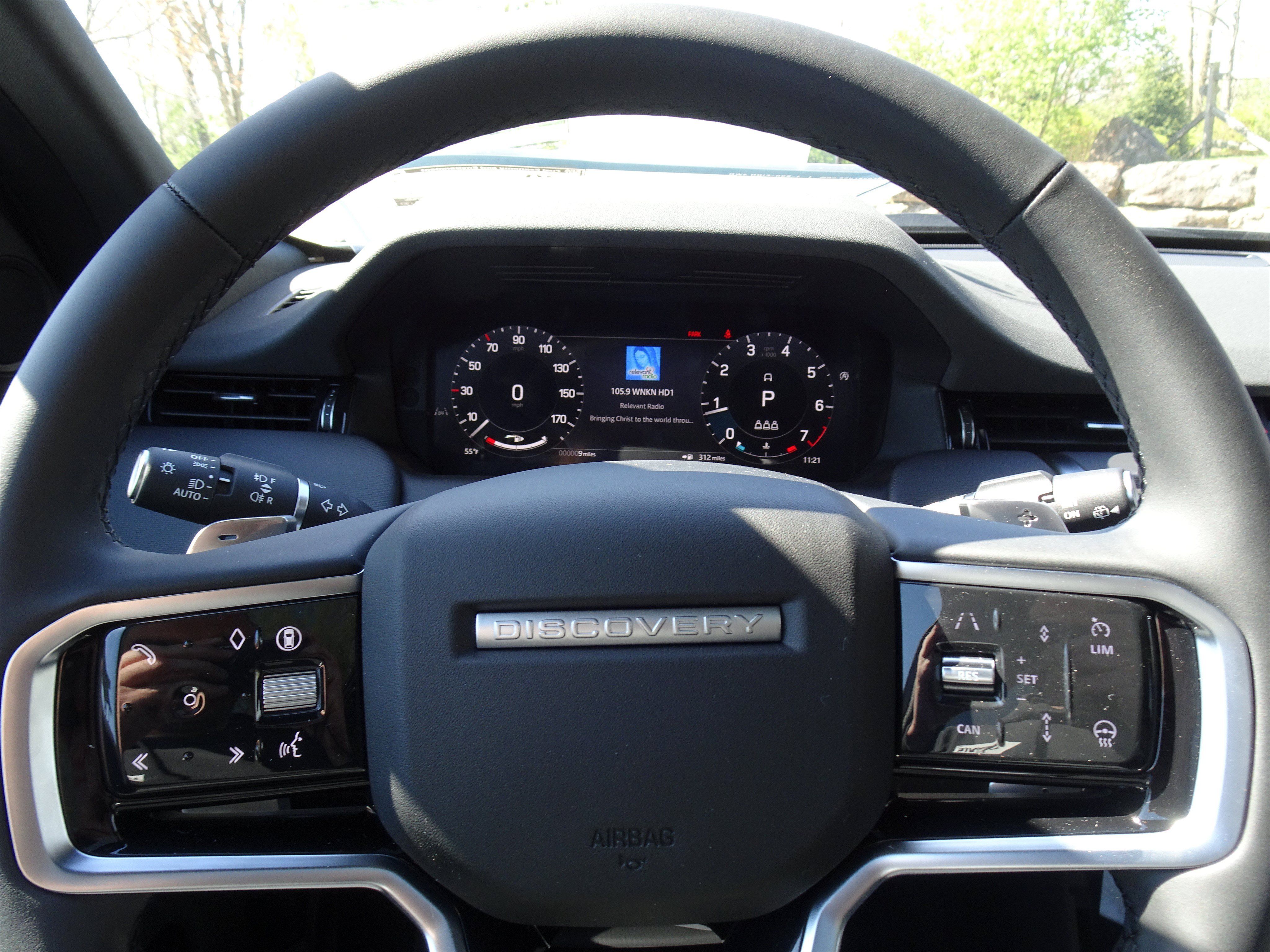 Certified 2025 Land Rover Discovery Sport Dynamic SE AWD/4WD image 28