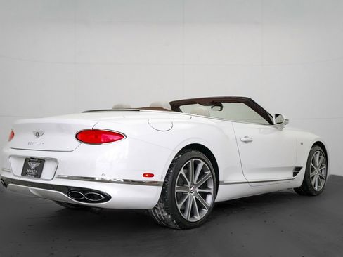Used 2020 Bentley Continental GT image 3