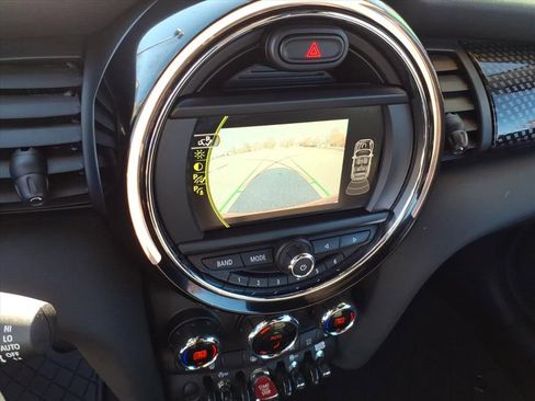 Used 2018 MINI Cooper S image 28
