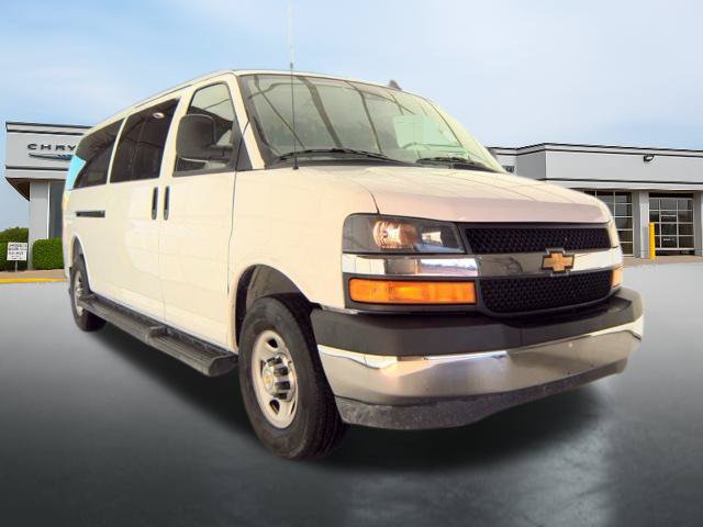 Used 2025 Chevrolet Express 3500 LT w/ LT Preferred Equipment Group RWD image 8