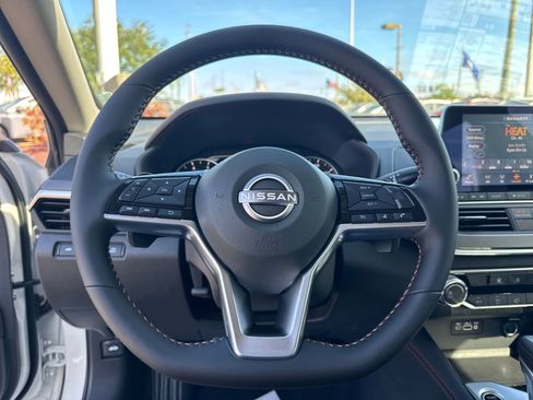 New 2025 Nissan Altima 2.5 SR image 14
