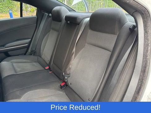 Used 2015 Dodge Charger SE RWD image 19