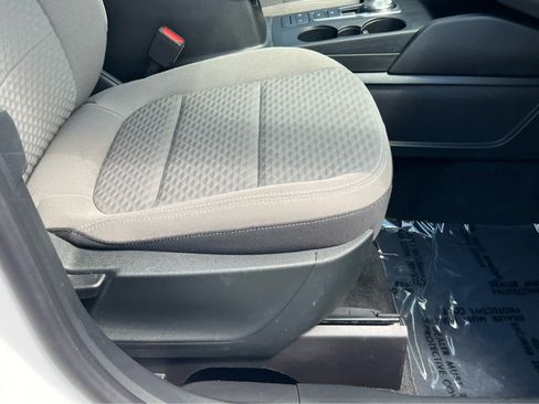 Certified 2022 Ford Escape SE AWD/4WD image 18
