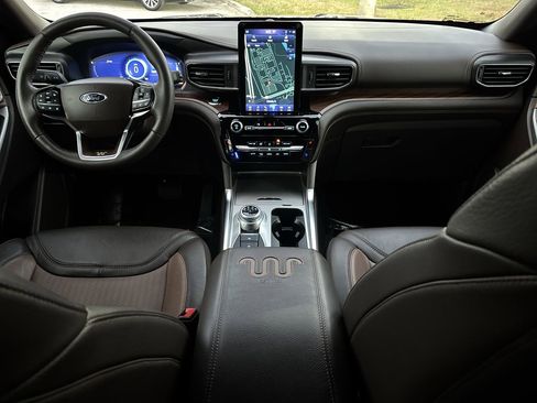 Certified 2024 Ford Explorer King Ranch w/ Technology Package image 14