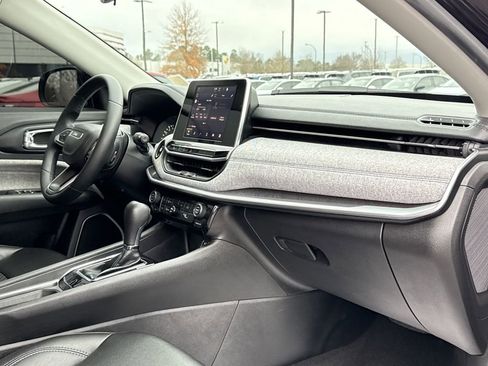 Used 2022 Jeep Compass Latitude image 20