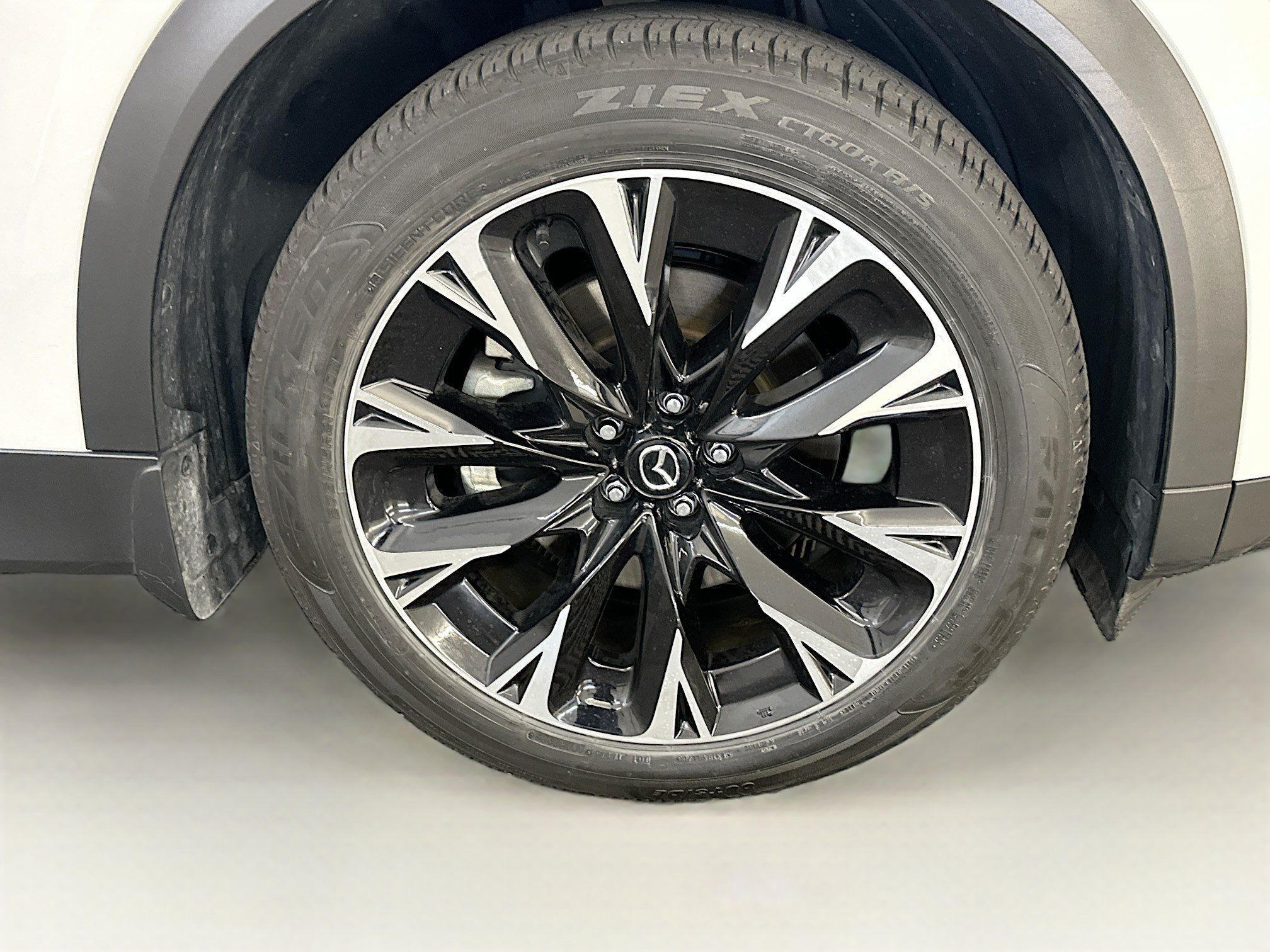 Used 2024 MAZDA CX-90 Plug-In Hybrid w/ Premium Pkg AWD/4WD image 11