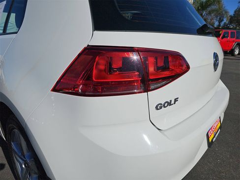 Used 2017 Volkswagen Golf Wolfsburg Edition image 33