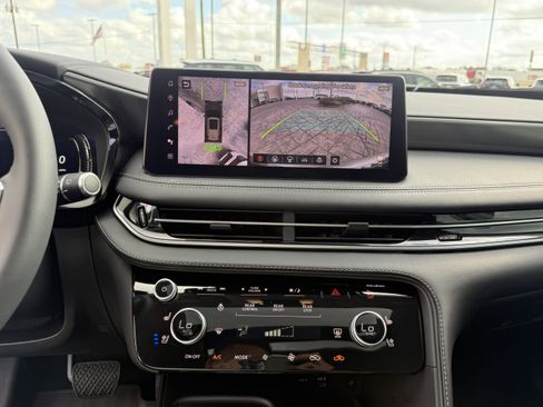 Certified 2026 INFINITI QX60 Luxe w/ Cargo Package image 23