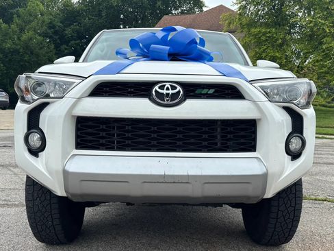 Used 2016 Toyota 4Runner Trail Premium w/ Four Season Floor Mat Package AWD/4WD image 2