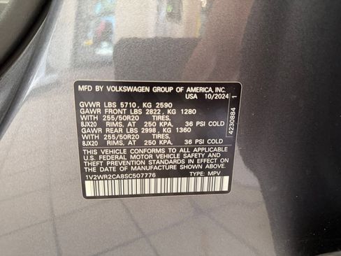 Used 2025 Volkswagen Atlas SE image 22