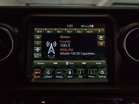 Certified 2022 Jeep Wrangler Unlimited Sahara w/ Cold Weather Group image 14