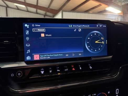 Used 2024 Chevrolet Silverado 2500 LTZ w/ LTZ Convenience Package image 19