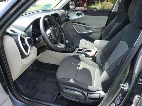 Used 2020 Kia Soul LX FWD image 7