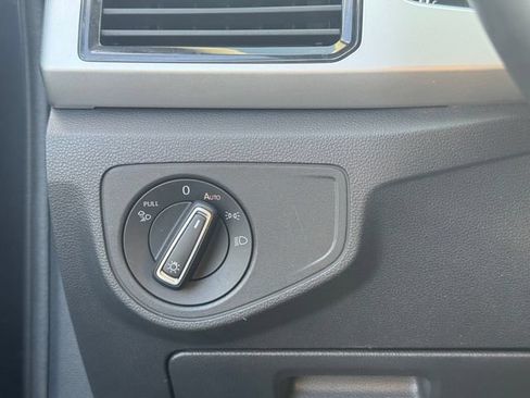 Used 2022 Volkswagen Atlas SE FWD image 19