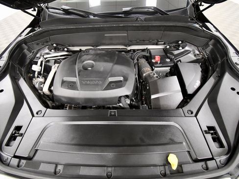 Used 2017 Volvo XC90 T6 Inscription w/ Vision Package image 12