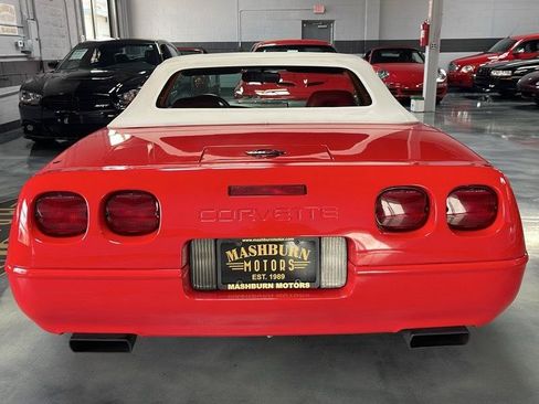 Used 1996 Chevrolet Corvette Convertible RWD image 12