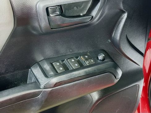 Used 2021 Toyota Tacoma SR AWD/4WD image 19