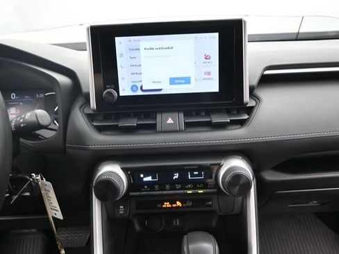Used 2023 Toyota RAV4 LE FWD image 9