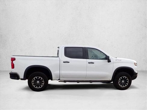 Used 2024 Chevrolet Silverado 1500 ZR2 w/ Technology Package image 9