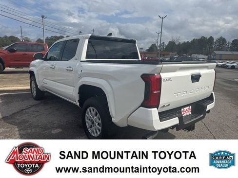 Used 2025 Toyota Tacoma SR5 image 5
