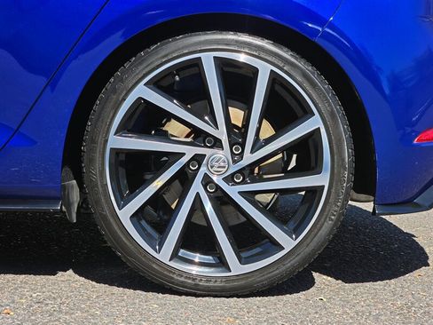 Used 2019 Volkswagen Golf R 4-Door AWD/4WD image 41