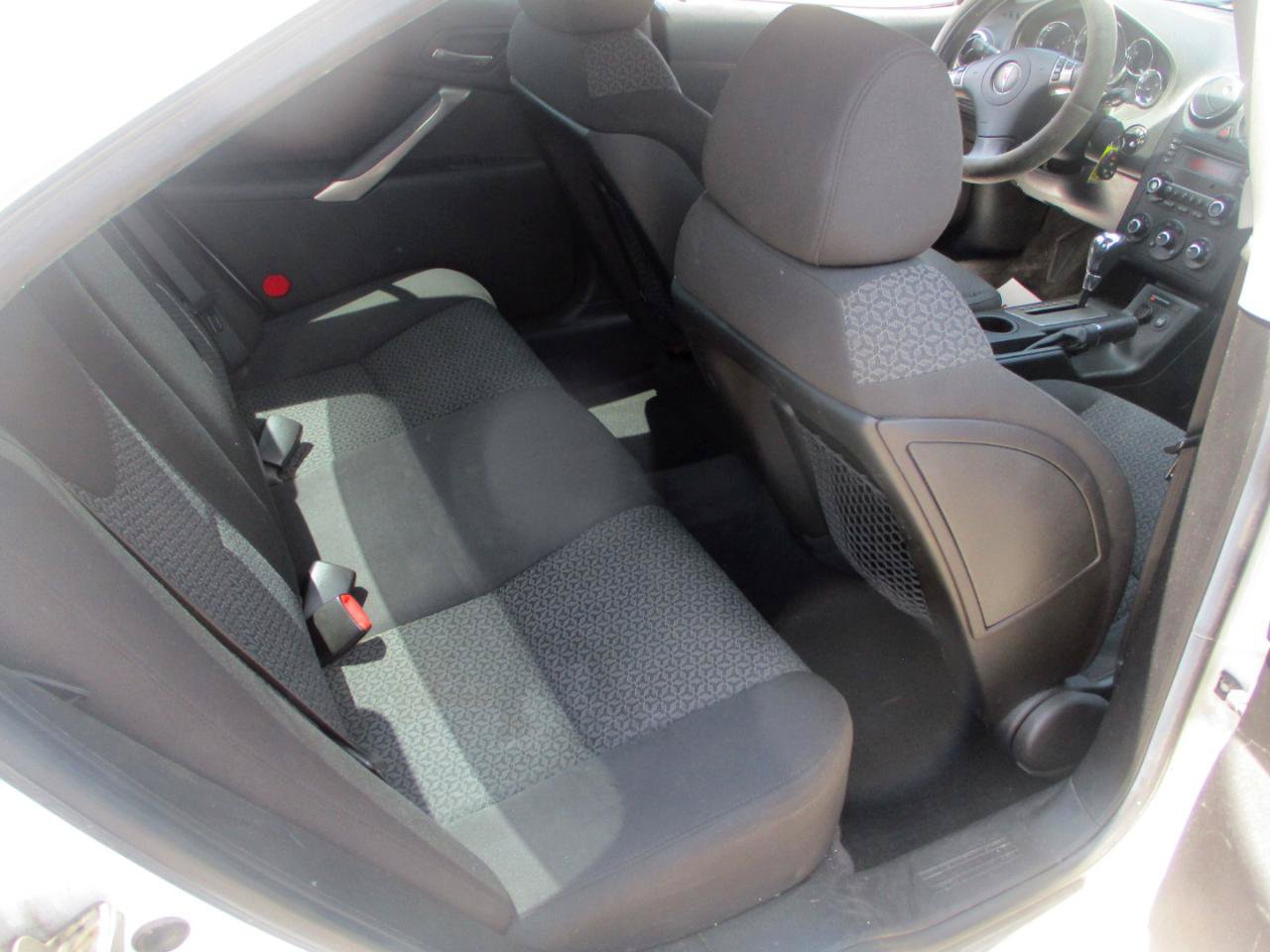 Used 2009 Pontiac G6 Sedan w/ Sport Package 2 FWD image 8