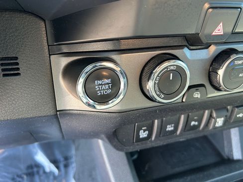 Certified 2023 Toyota Tacoma TRD Off-Road w/ Advanced Technology Package AWD/4WD image 18