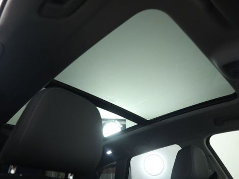 Used 2025 Audi Q5 Premium w/ Convenience Package image 21