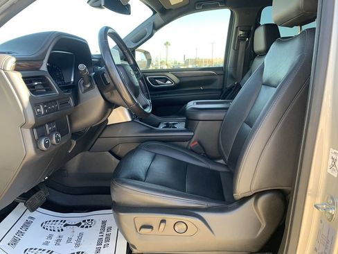 Used 2022 Chevrolet Suburban LT image 17