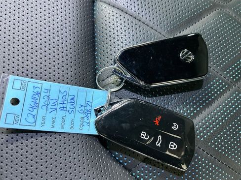 Used 2024 Volkswagen Atlas Cross Sport SEL Premium R-Line image 18