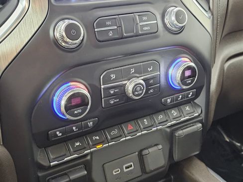 Used 2022 GMC Sierra 1500 Denali w/ Denali Reserve Package AWD/4WD image 32