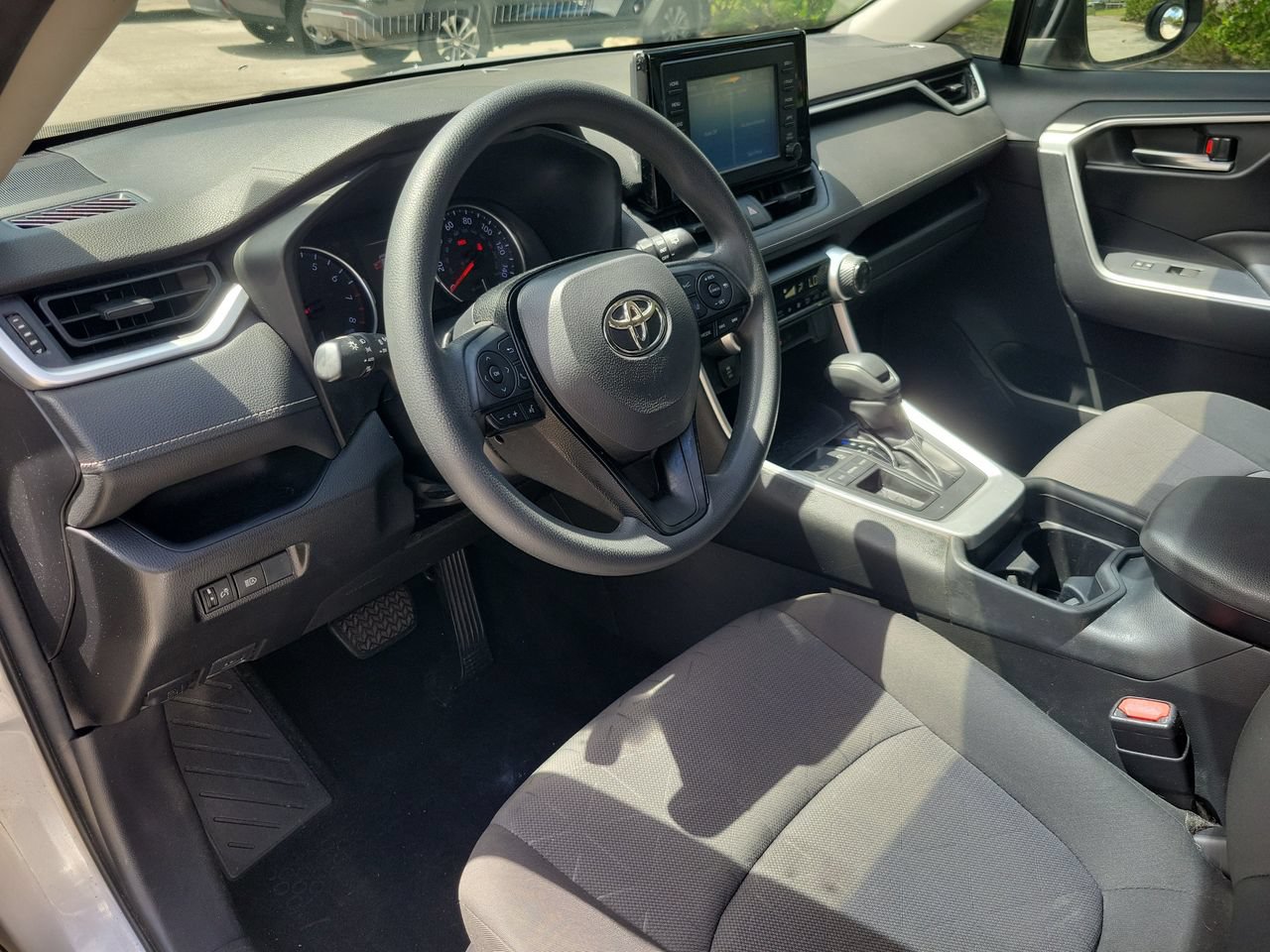 Used 2019 Toyota RAV4 XLE FWD image 15