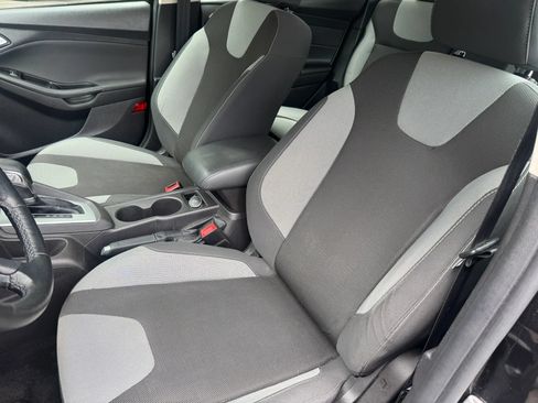 Used 2014 Ford Focus SE w/ SE Sport Package FWD image 15