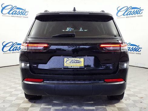 Used 2022 Jeep Grand Cherokee L Limited w/ Black Appearance Package RWD image 4