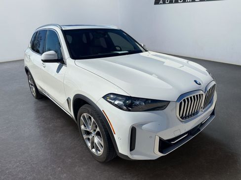 Used 2024 BMW X5 xDrive40i w/ Parking Assistance Package image 11