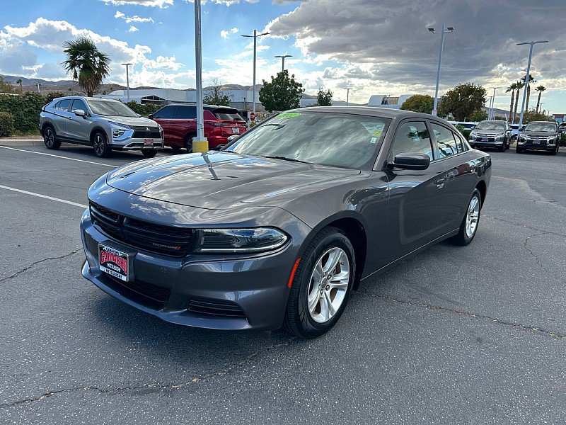 Used 2022 Dodge Charger SXT RWD image 3