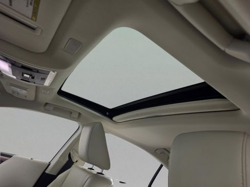 Used 2025 Lexus ES 300h w/ Technology Package image 14