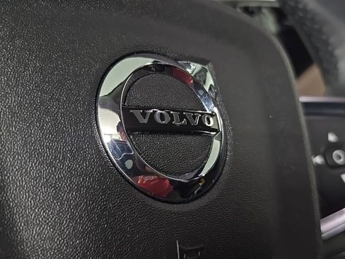 Certified 2023 Volvo XC40 B5 Ultimate w/ Climate Package AWD/4WD image 33