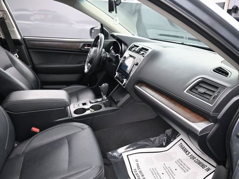 Used 2018 Subaru Outback 2.5i Limited image 30