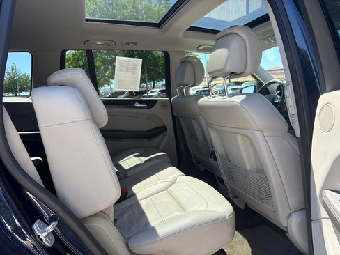Used 2015 Mercedes-Benz GL 450 4MATIC image 21