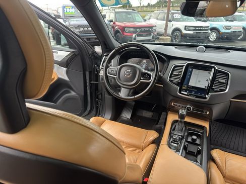 Used 2018 Volvo XC90 T6 Momentum w/ Convenience Package image 33
