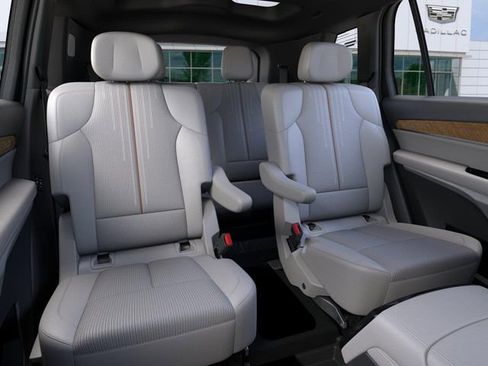 New 2026 Cadillac Vistiq Sport w/ LPO, Floor Liner Package AWD/4WD image 17