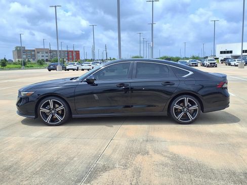 Used 2024 Honda Accord Sport image 3