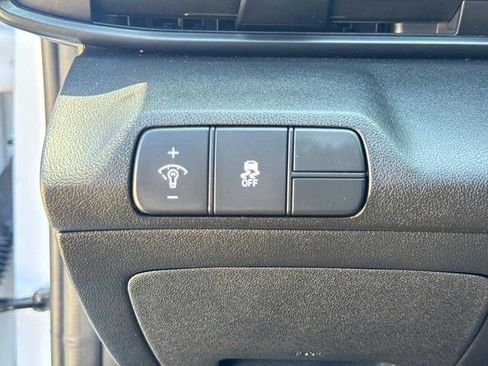 Used 2025 Hyundai Elantra Sport FWD image 27