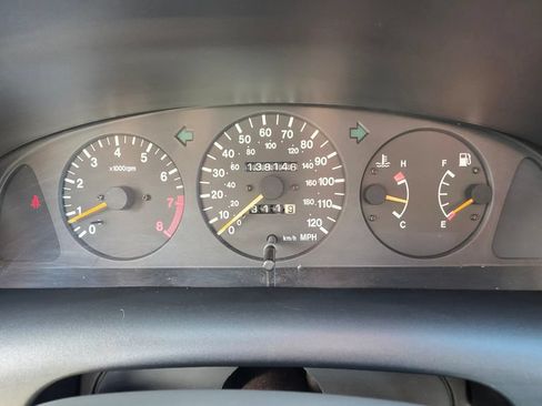 Used 2002 Suzuki Esteem GLX FWD image 14