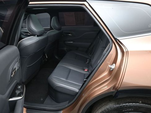 Certified 2025 Toyota Crown Signia image 33