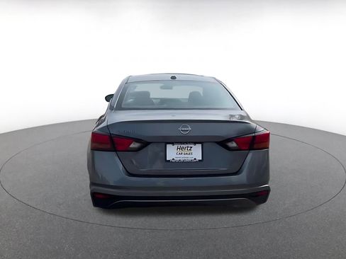 Used 2025 Nissan Altima 2.5 SV image 12