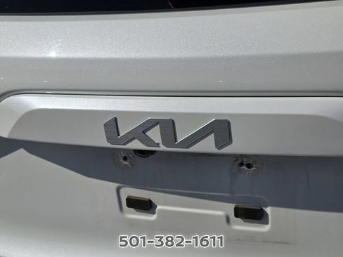 Used 2025 Kia Niro LX FWD image 9