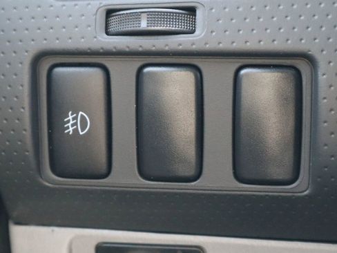 Used 2014 Toyota Tacoma PreRunner w/ SR5 Package image 28