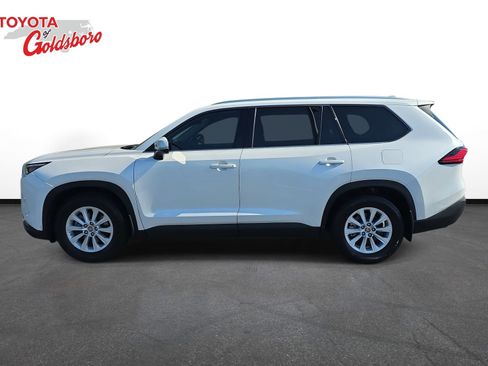 Used 2024 Toyota Grand Highlander FWD image 8